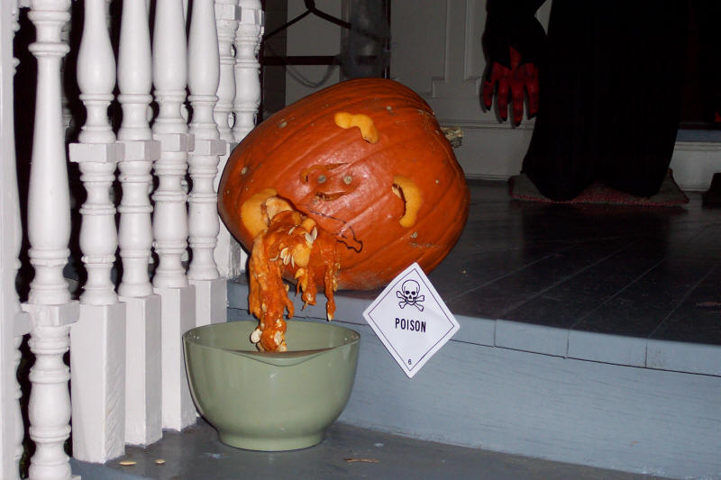 Halloween_0270.JPG (664530 bytes)